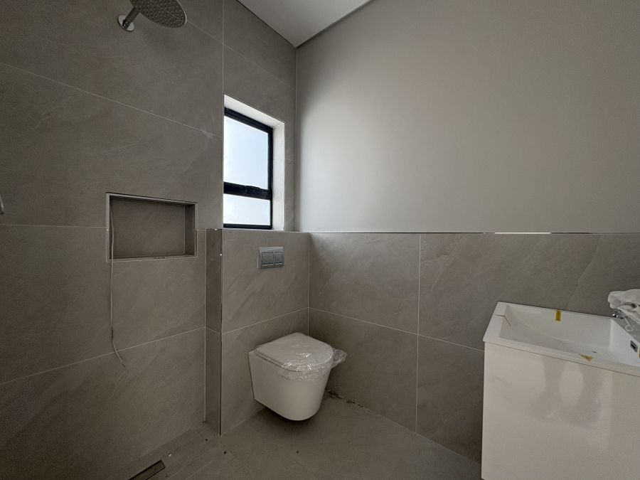 5 Bedroom Property for Sale in Sandown Western Cape